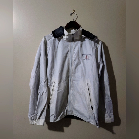 San Francisco White Raincoat - Picture 1 of 7